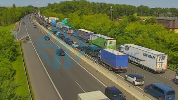 Dálnici D5 před Prahou uzavřela nehoda